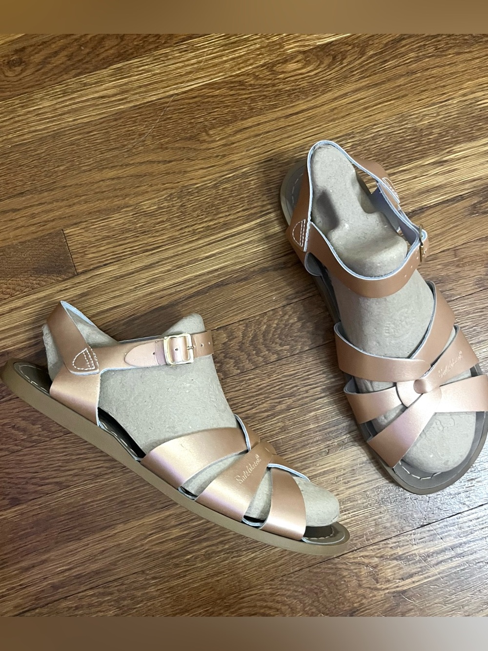 Saltwater sandals 8 Rose Gold strappy flat classic preppy coastal feminine